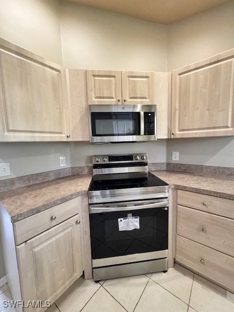 2449 Daniel Ave N - Photo 6 of 15