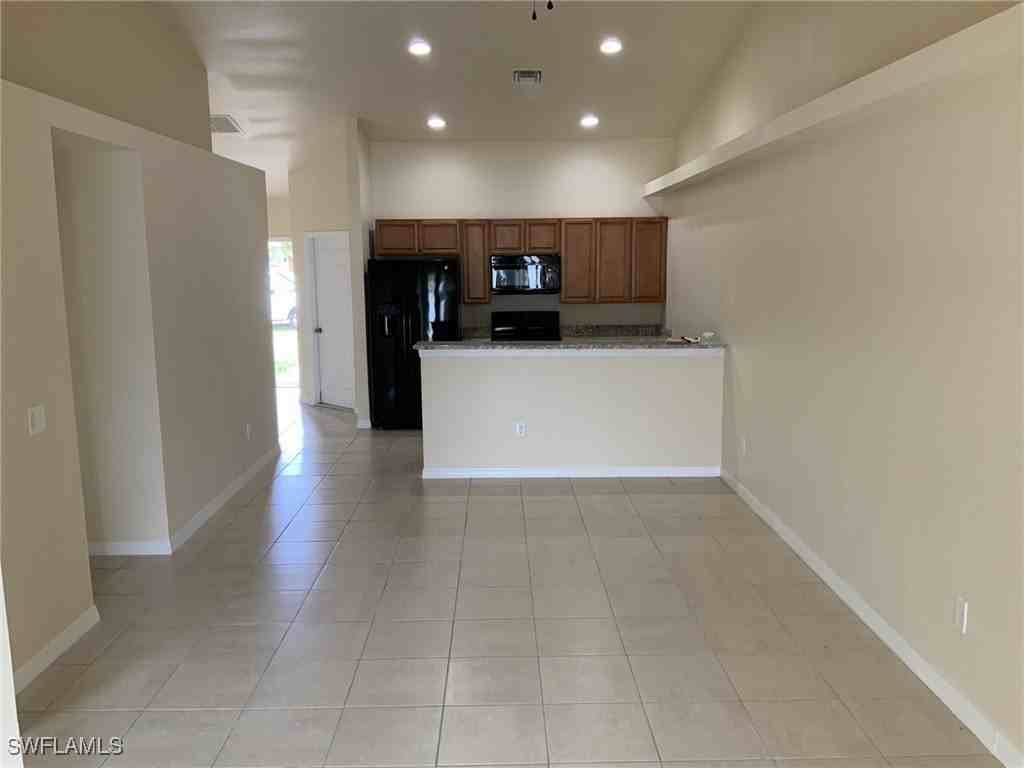 542 Se 6th Pl - Photo 4 of 11