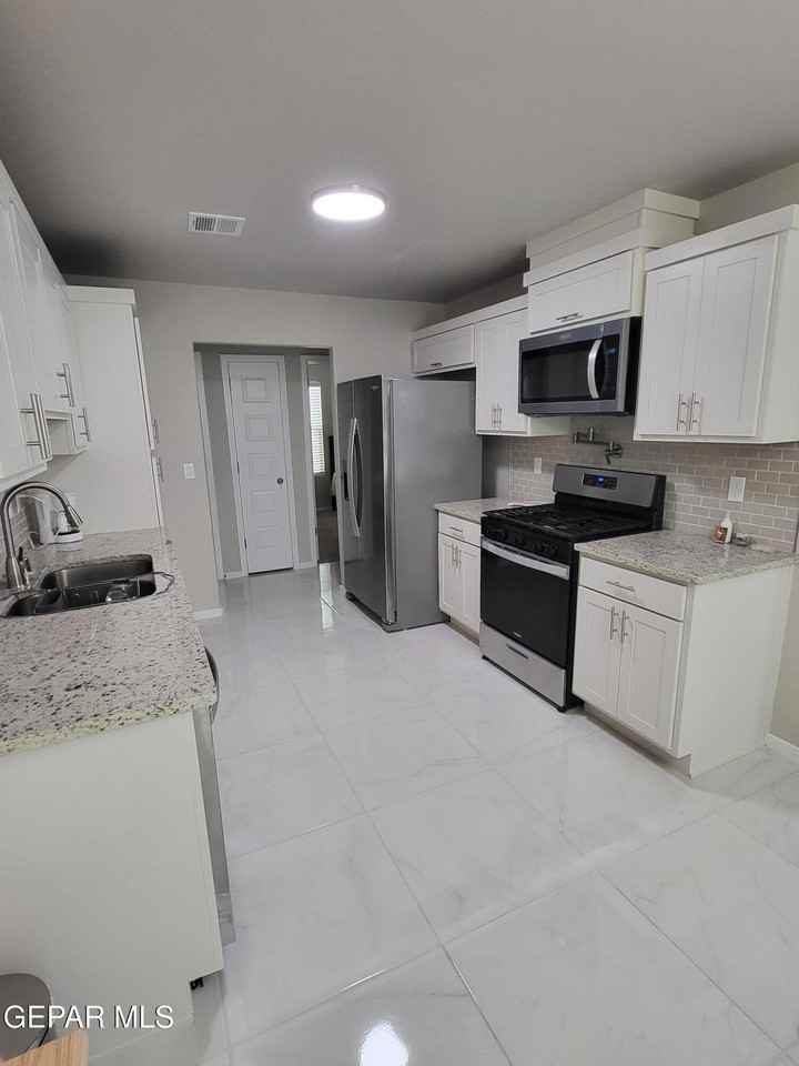 13865 Lorenz Ave - Photo 7 of 18