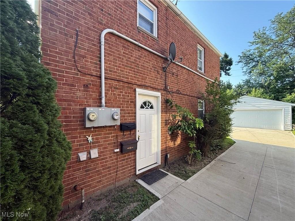 21250 Crystal Ave Unit 2 - Photo 2 of 14