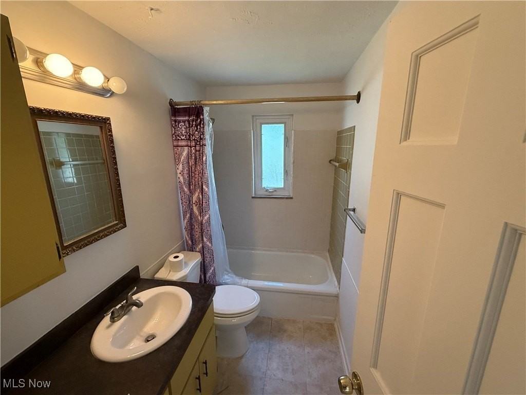 21250 Crystal Ave Unit 2 - Photo 7 of 14