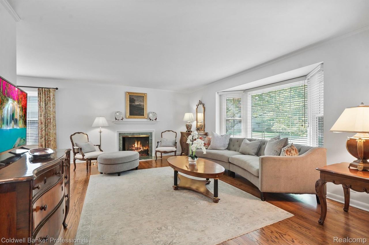 360 Neff Rd - Photo 3 of 26