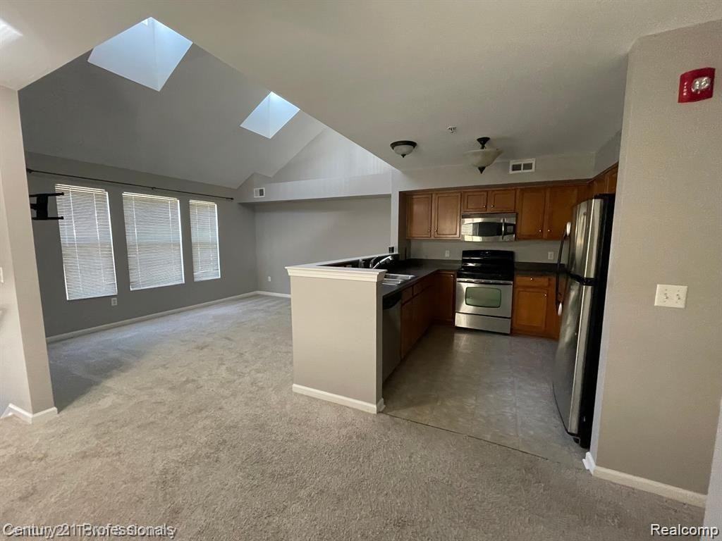 3060 Schoolhouse - Photo 4 of 25