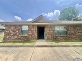 206 N Chestnut St - Photo 1 of 1