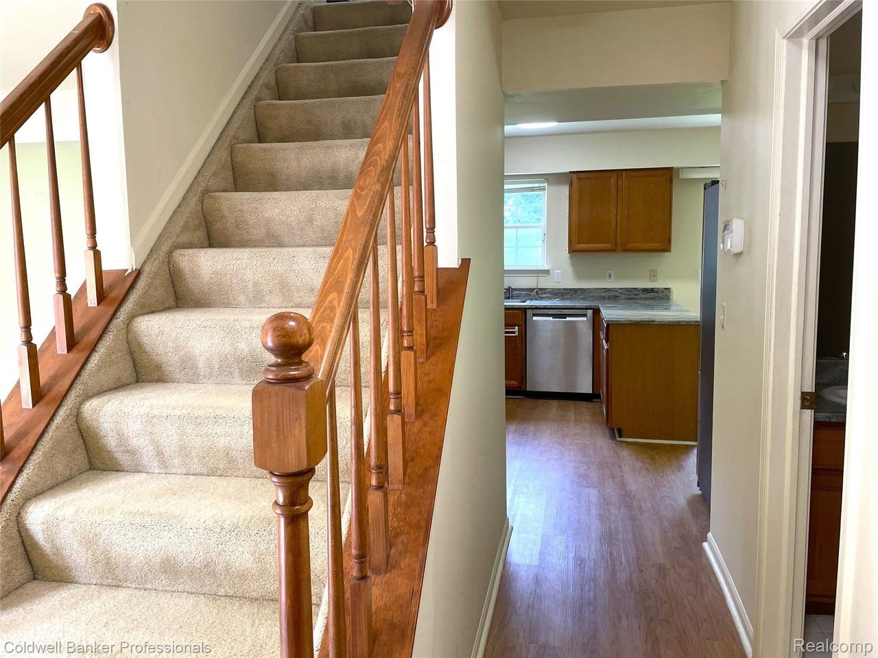 3048 Turnberry Ln - Photo 3 of 35