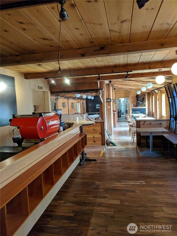 18381 Washington Highway 20 - Photo 5 of 10