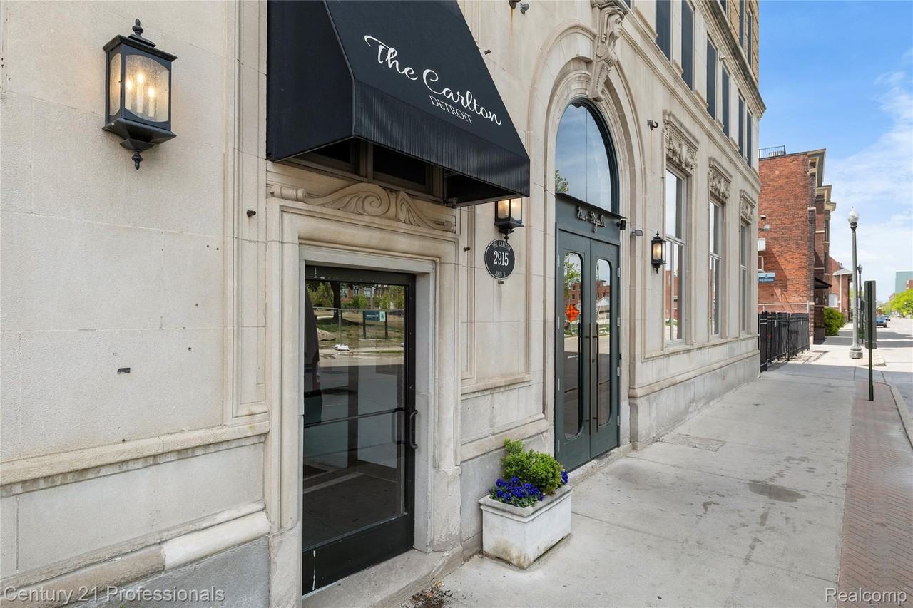 2915 John R St - Photo 3 of 14