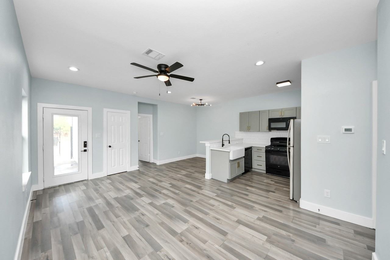 7502 Sandle St - Photo 7 of 40