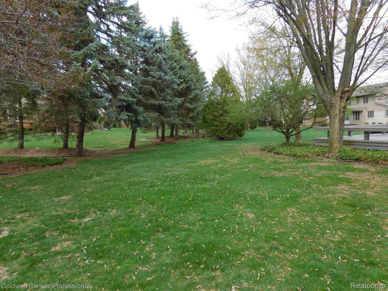 1658 Devonshire Dr - Photo 3 of 44