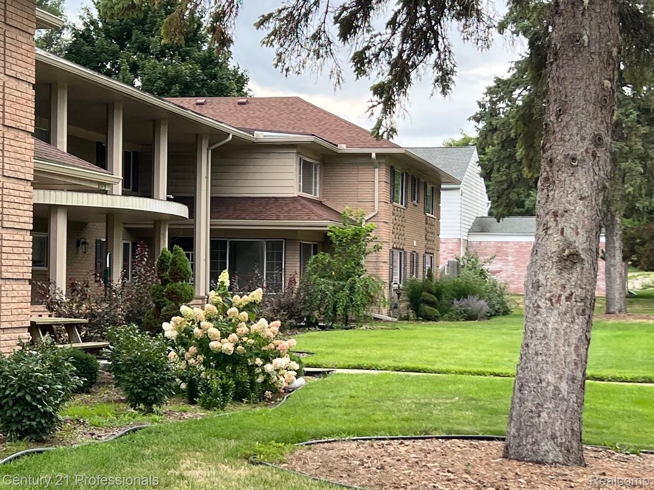 2375 Walton Blvd - Photo 3 of 22