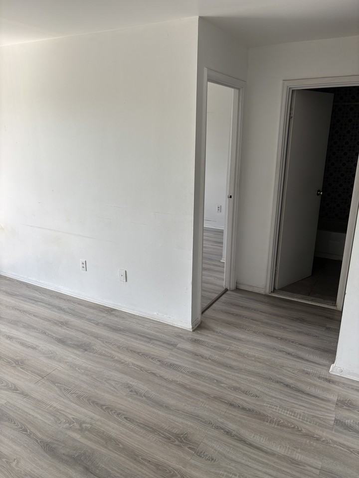 4160 Chemin du Souvenir #23 - Photo 2 of 2