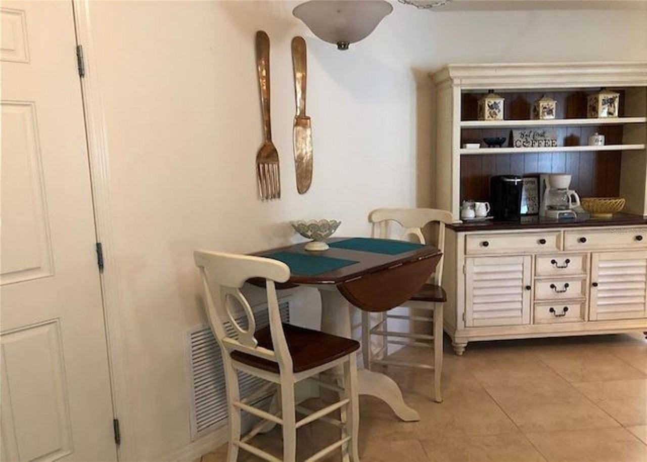 2474 Mackintosh Ct - Photo 4 of 30