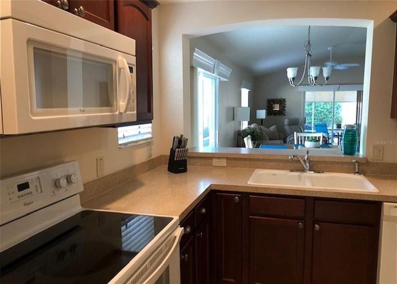 2474 Mackintosh Ct - Photo 5 of 30