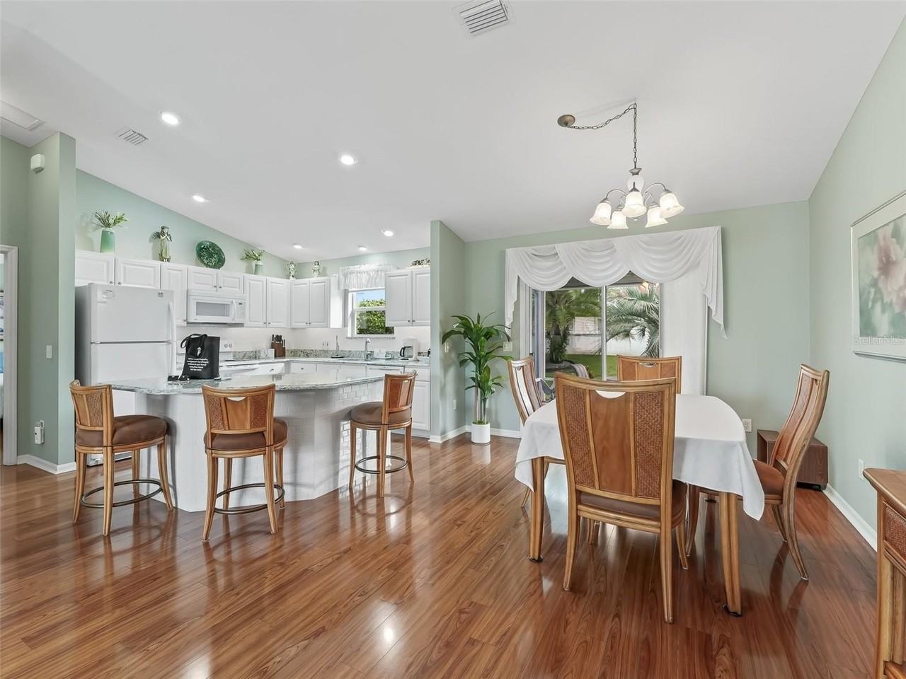 2613 Dunbar Ave - Photo 7 of 25