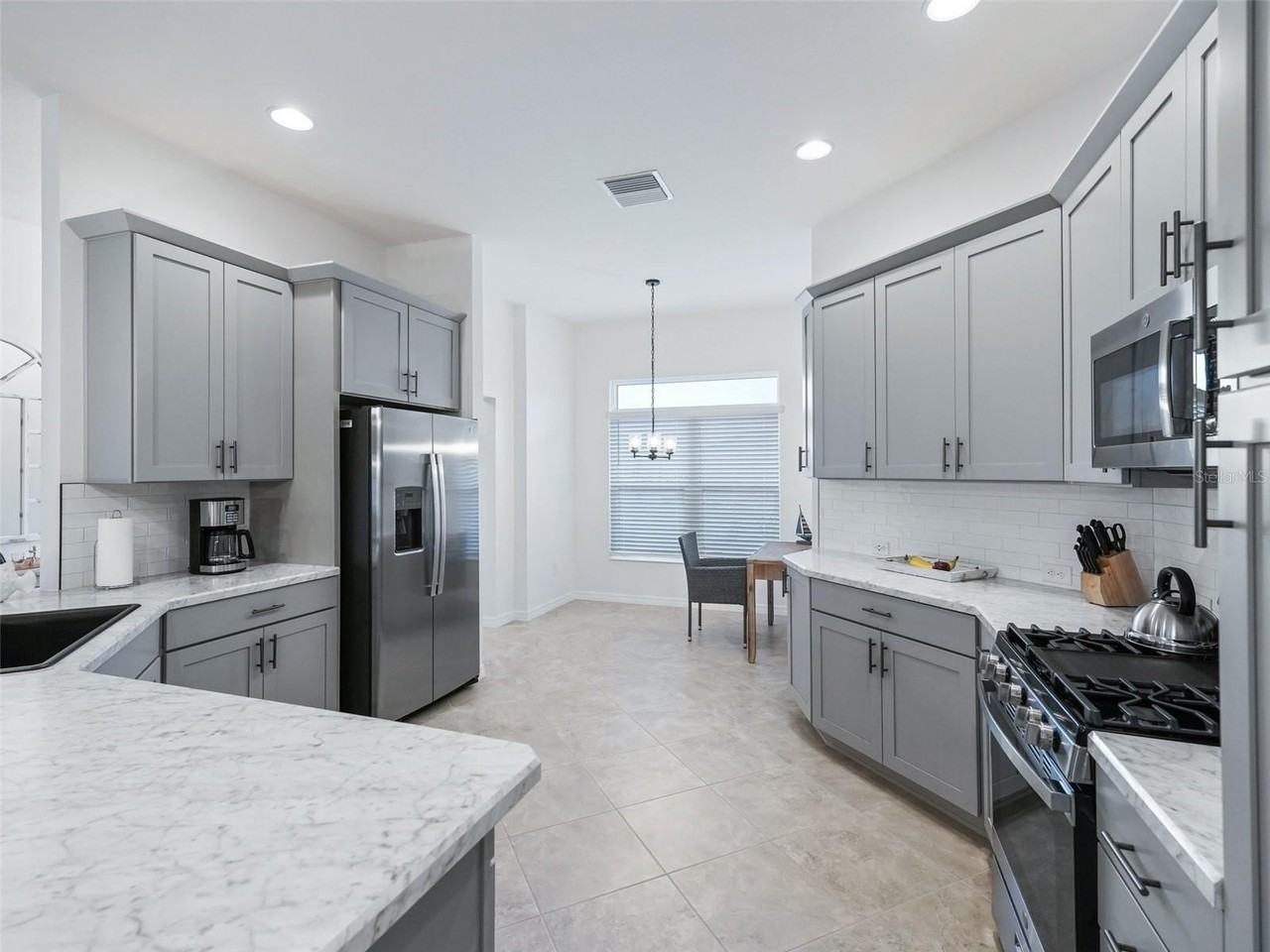 2657 Navy Hill Cir - Photo 5 of 29