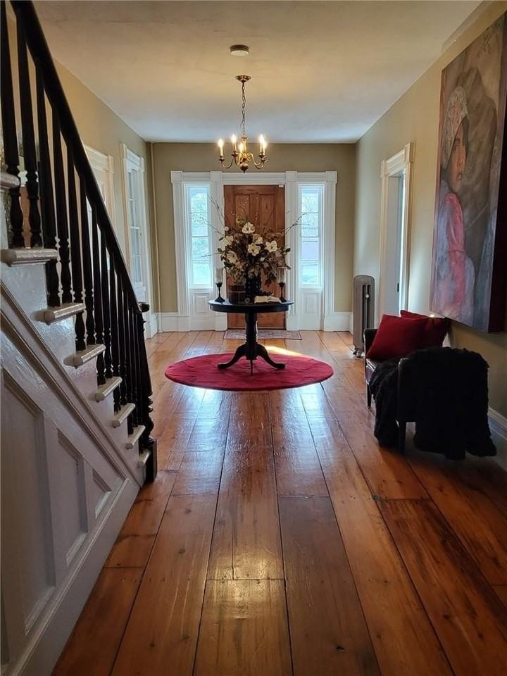 126 West St - Photo 2 of 27