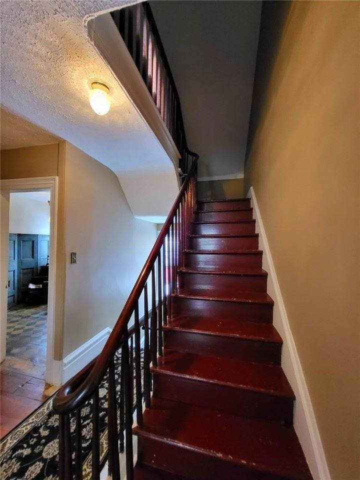 126 West St - Photo 4 of 27