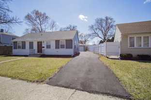 10131 Nevada Ave - Photo 1 of 1