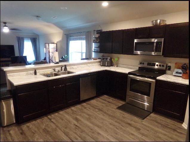 8801 Northwood Creek Dr - Photo 4 of 10