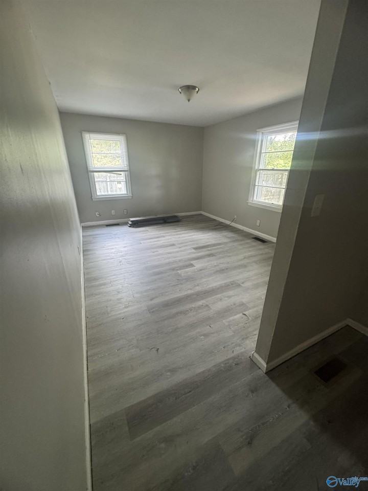 995 Mckee Rd - Photo 3 of 19