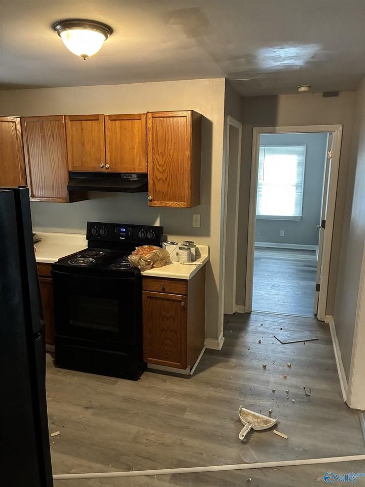 995 Mckee Rd - Photo 7 of 19