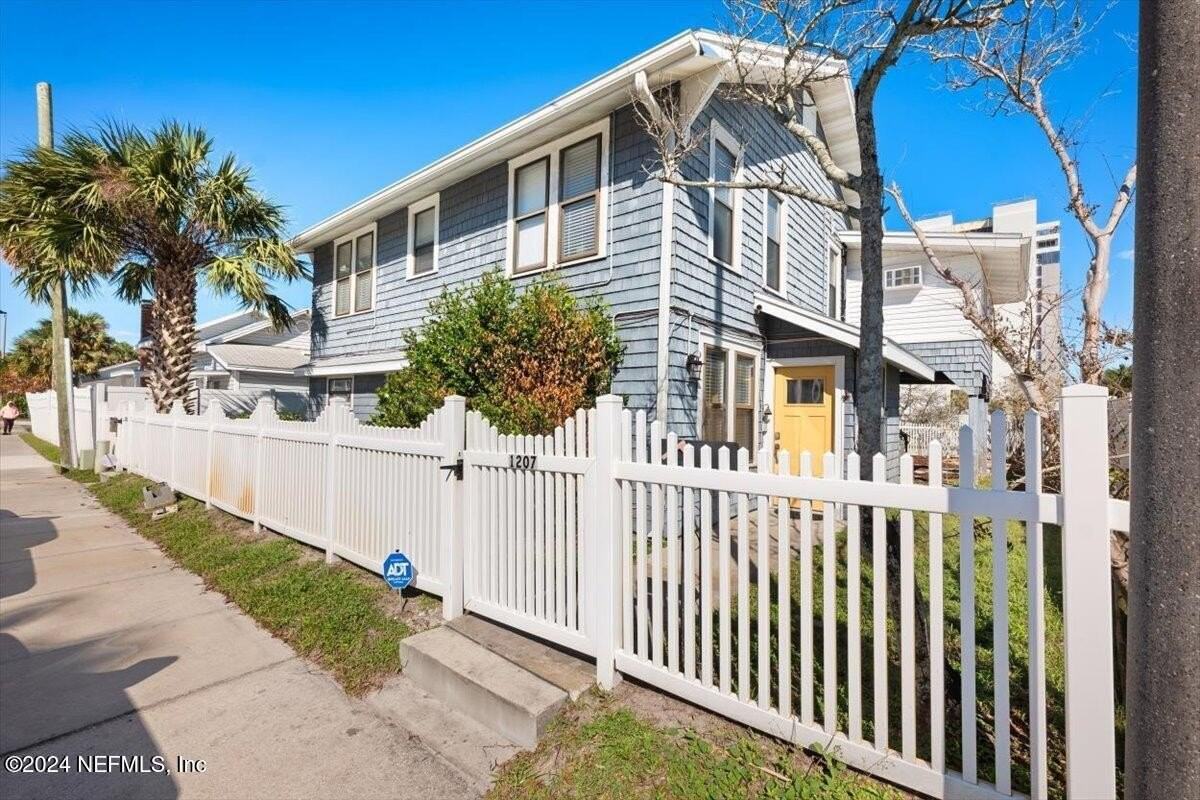 1207 2nd St S Unit 1207 #1207 - Photo 2 of 50