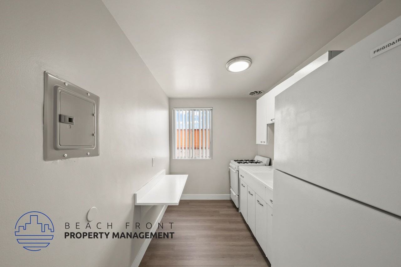 12318 Birch Ave. - Photo 3 of 17