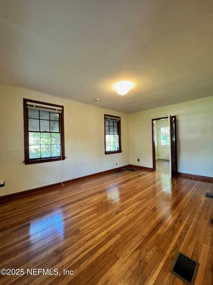 1615 Copeland Street - Photo 3 of 10