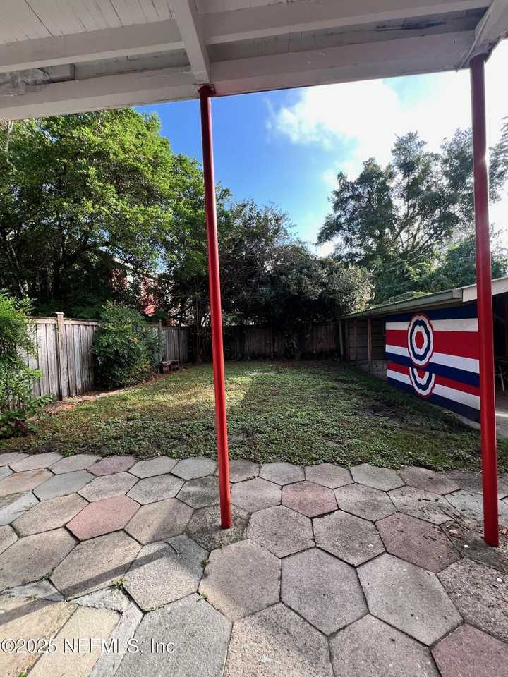 1615 Copeland Street - Photo 6 of 10