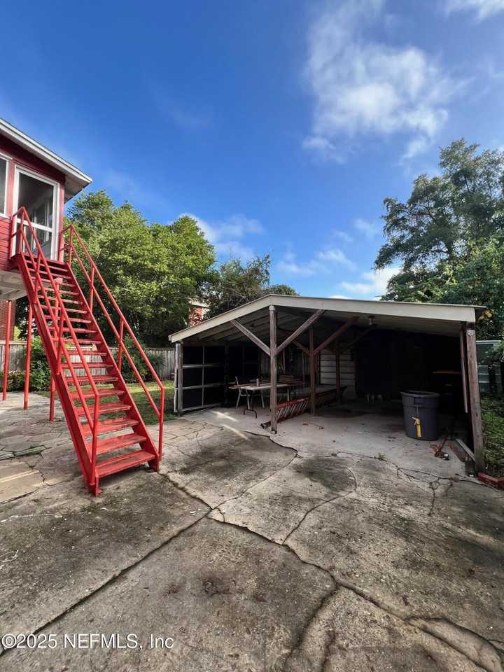 1615 Copeland Street - Photo 7 of 10