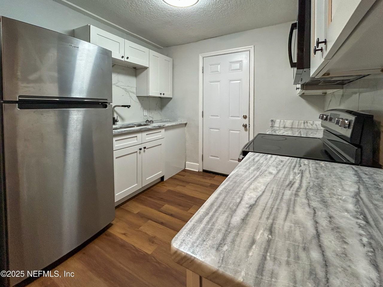 3220 Myra St - Photo 6 of 19