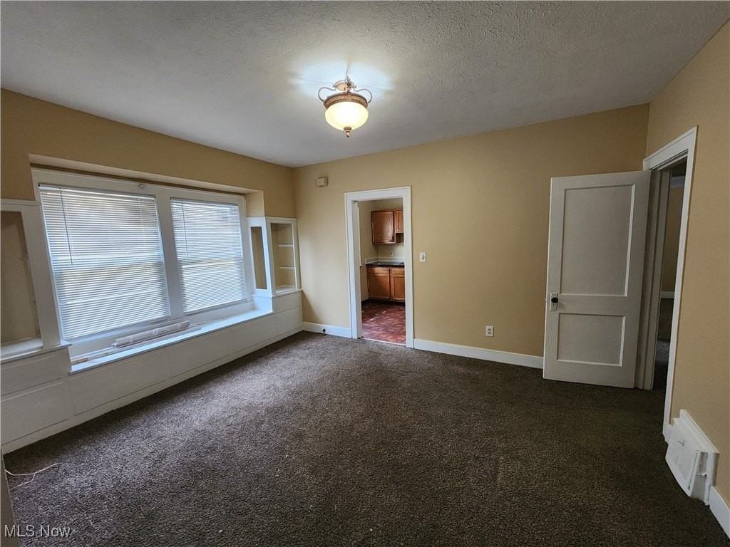 1306 E 134th St Unit 1306 #1306 - Photo 3 of 10