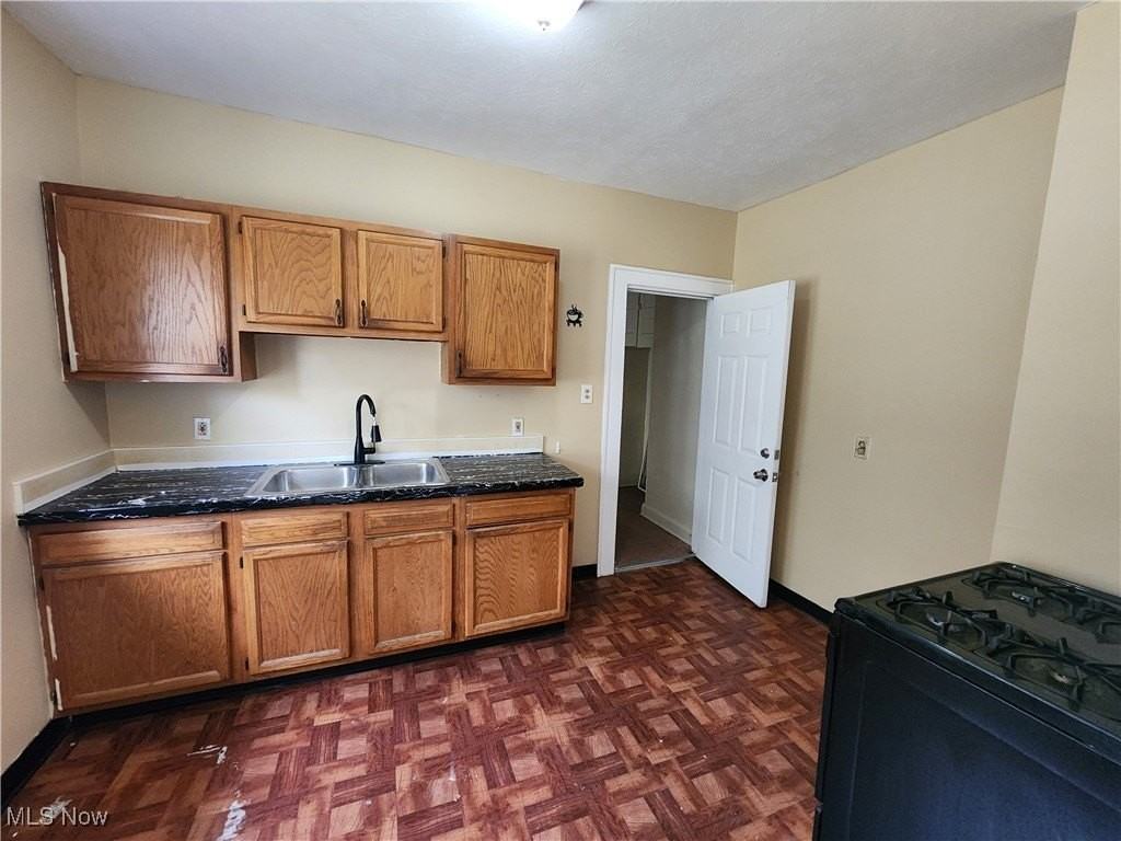 1306 E 134th St Unit 1306 #1306 - Photo 4 of 10