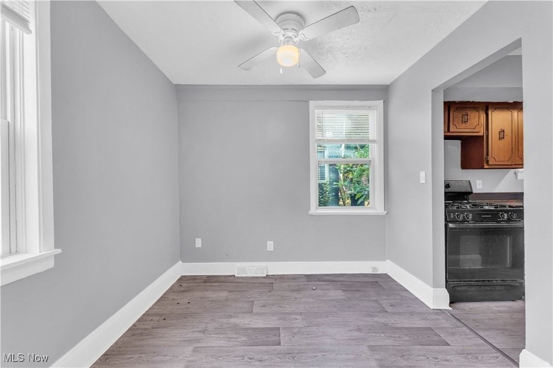 9702 Laird Ave Frnt Dn - Photo 6 of 18