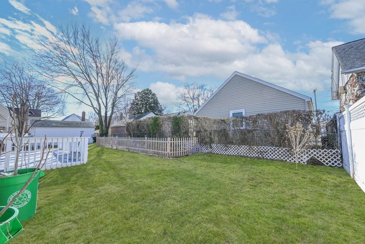 515 S 12th St - Photo 7 of 10