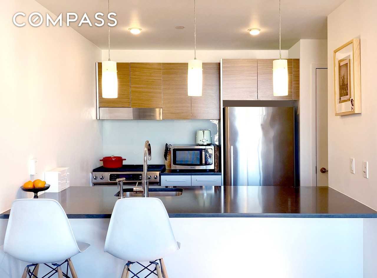 1063 Jackson Ave #7E - Photo 3 of 5