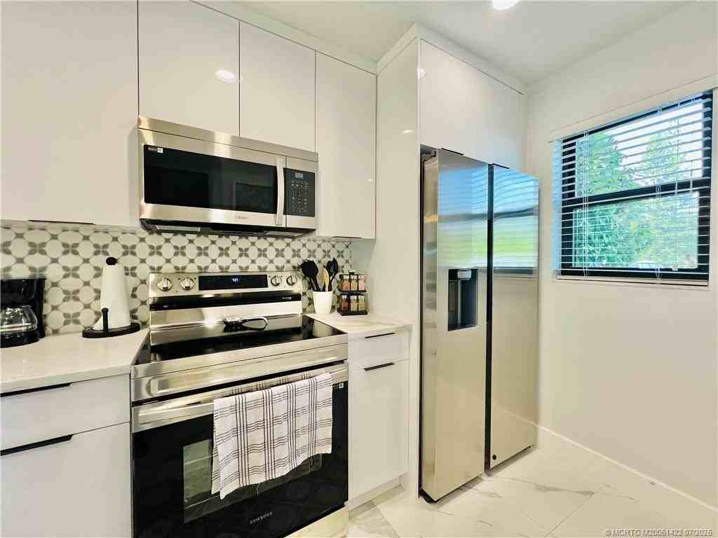 4225 N Highway A1a Apt 20 #20 - Photo 6 of 50