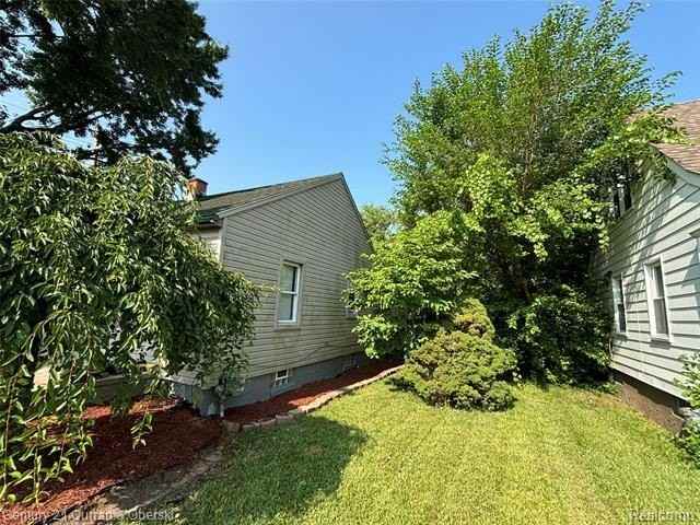 6709 Evergreen Ave - Photo 3 of 15