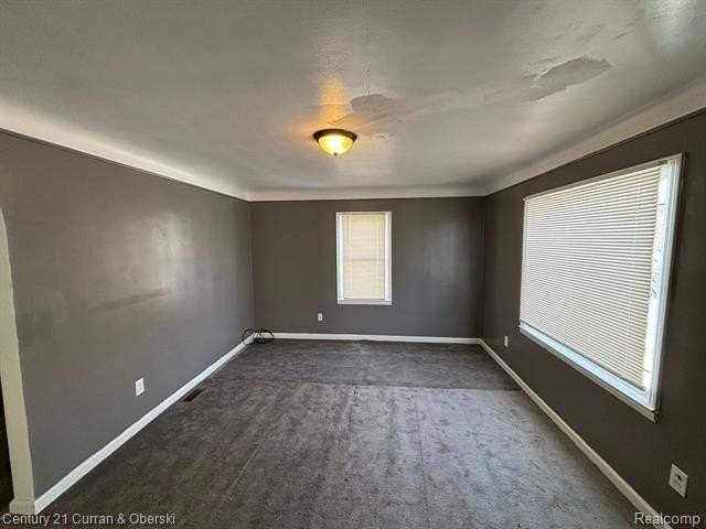 6709 Evergreen Ave - Photo 4 of 15