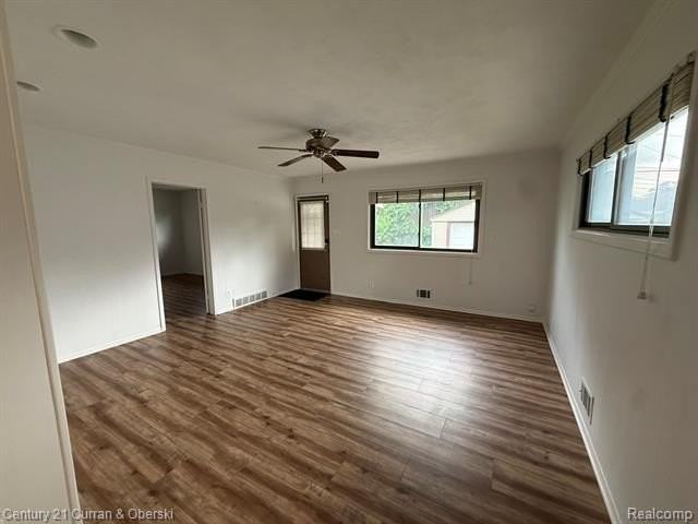 2210 Nightingale St - Photo 4 of 8