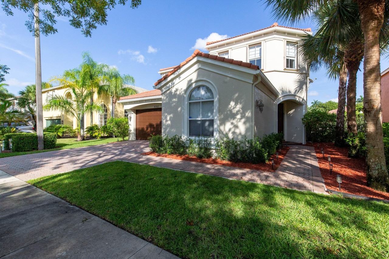 9760 Roche Pl - Photo 2 of 38