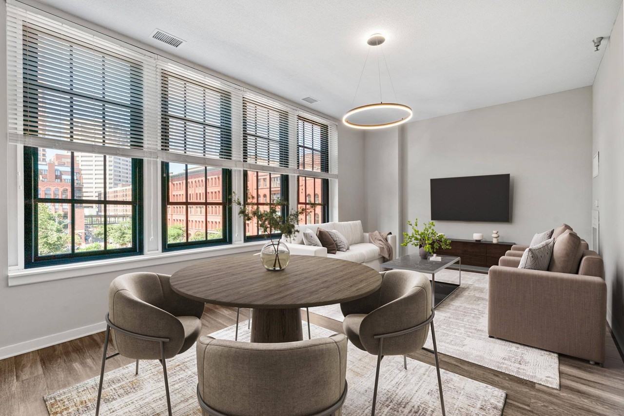 The Cosmopolitan - Photo 4 of 45