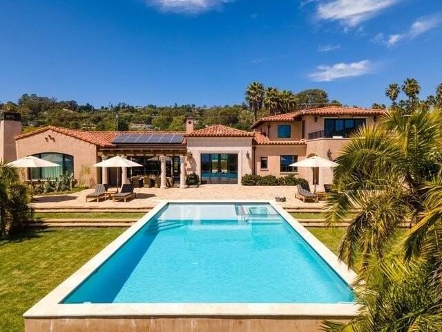 3435 Marina Dr - Photo 3 of 32