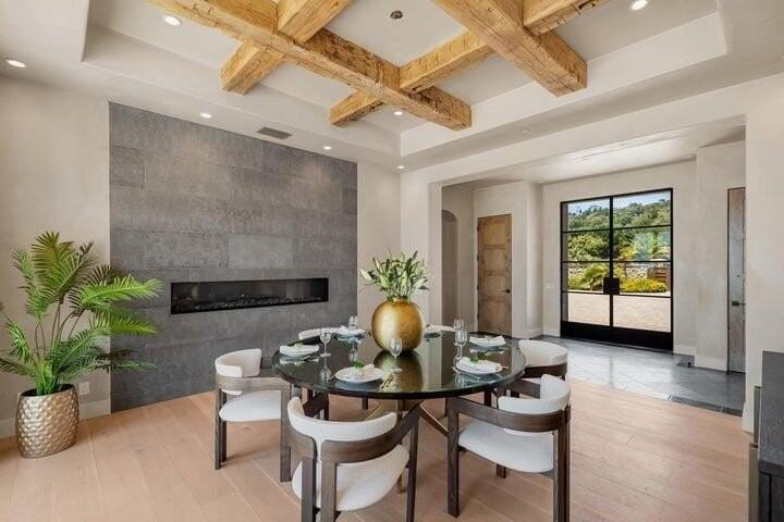 3435 Marina Dr - Photo 7 of 32