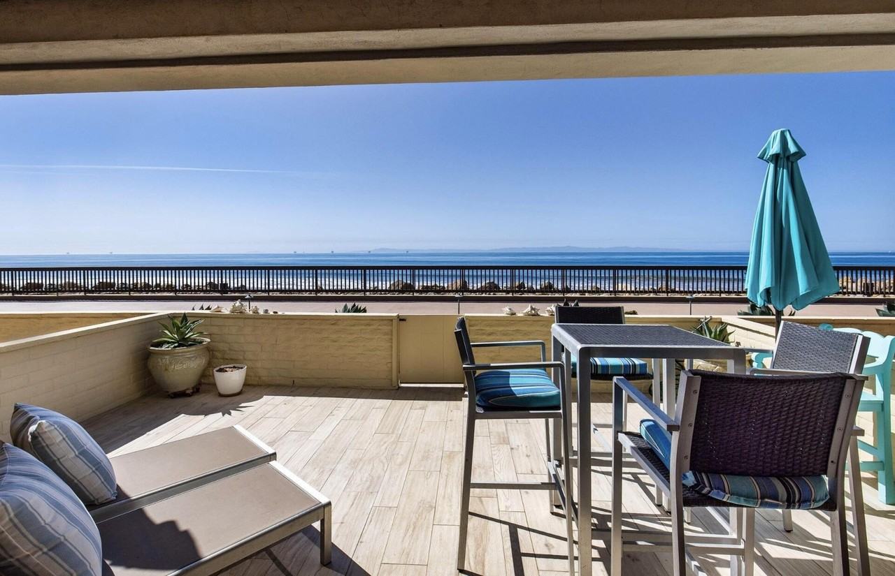 1359 Plaza Pacifica - Photo 3 of 15