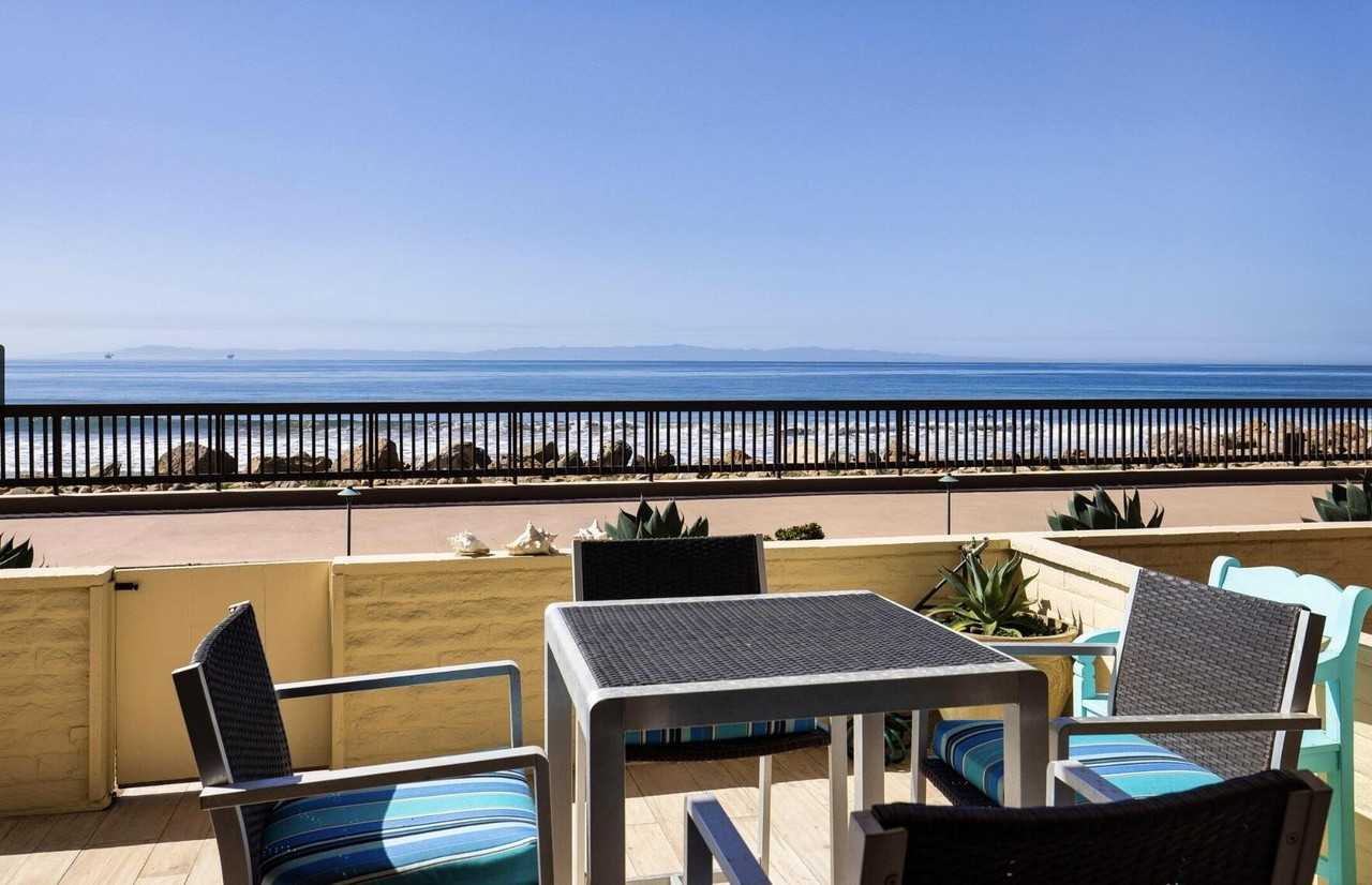 1359 Plaza Pacifica - Photo 5 of 15