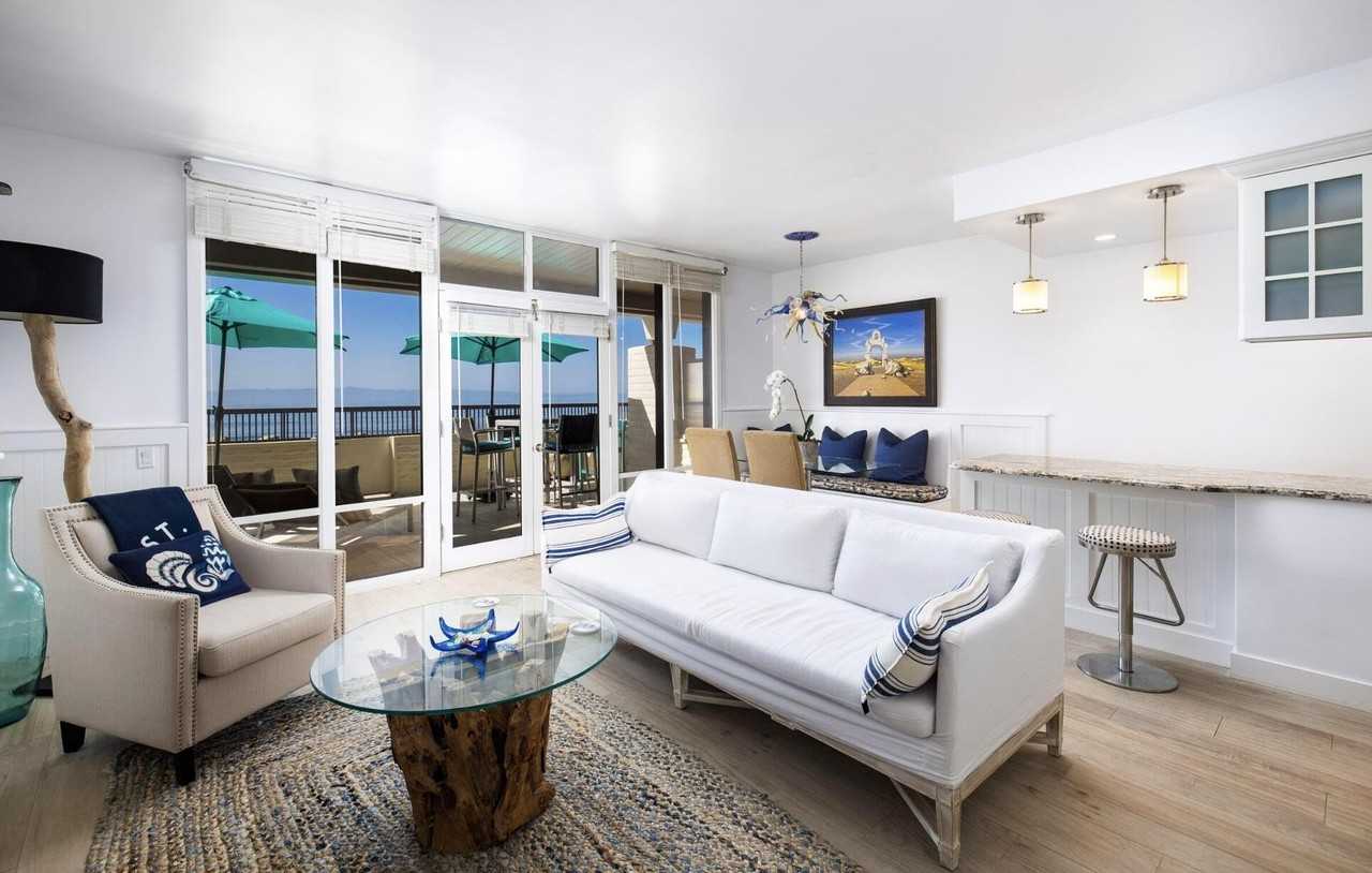 1359 Plaza Pacifica - Photo 6 of 15