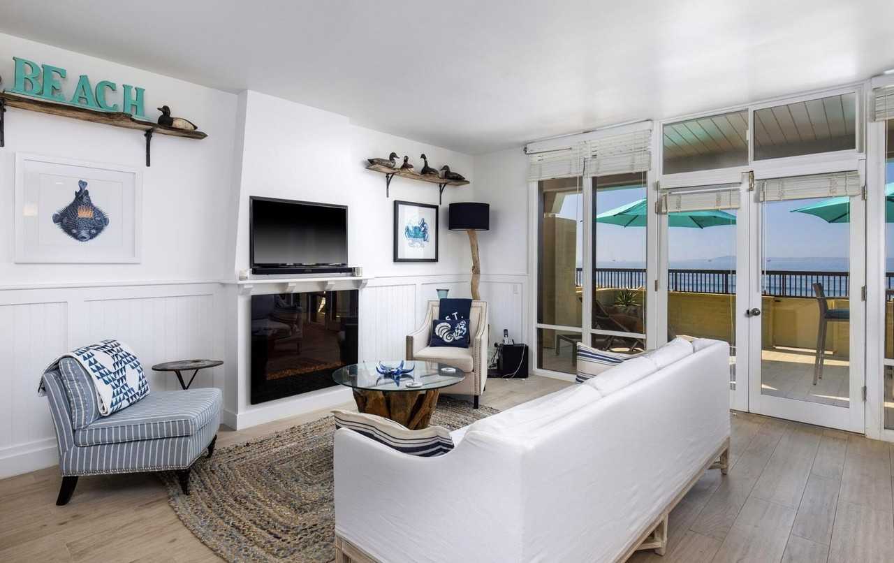 1359 Plaza Pacifica - Photo 7 of 15