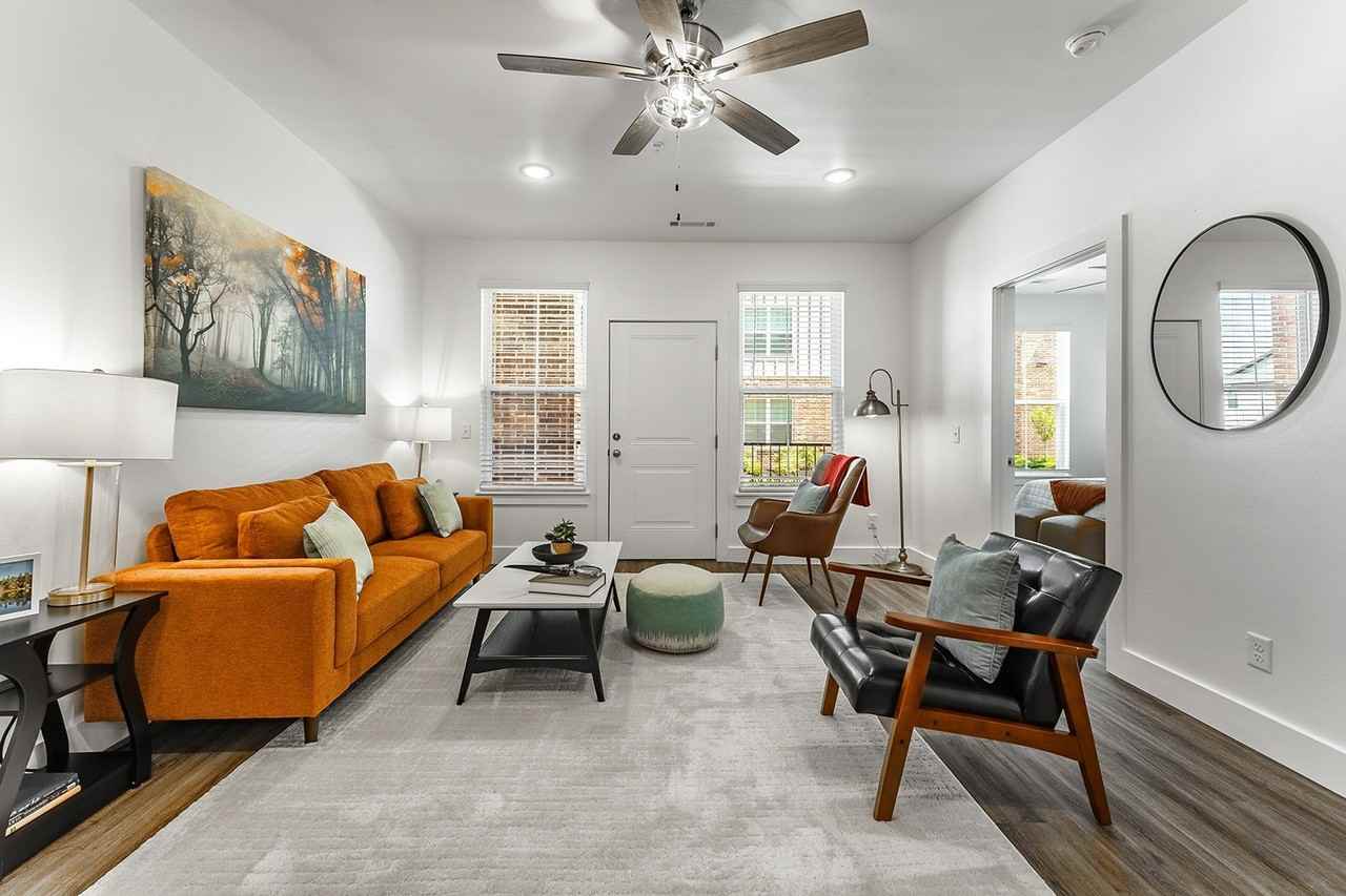 The Benton - Photo 7 of 65