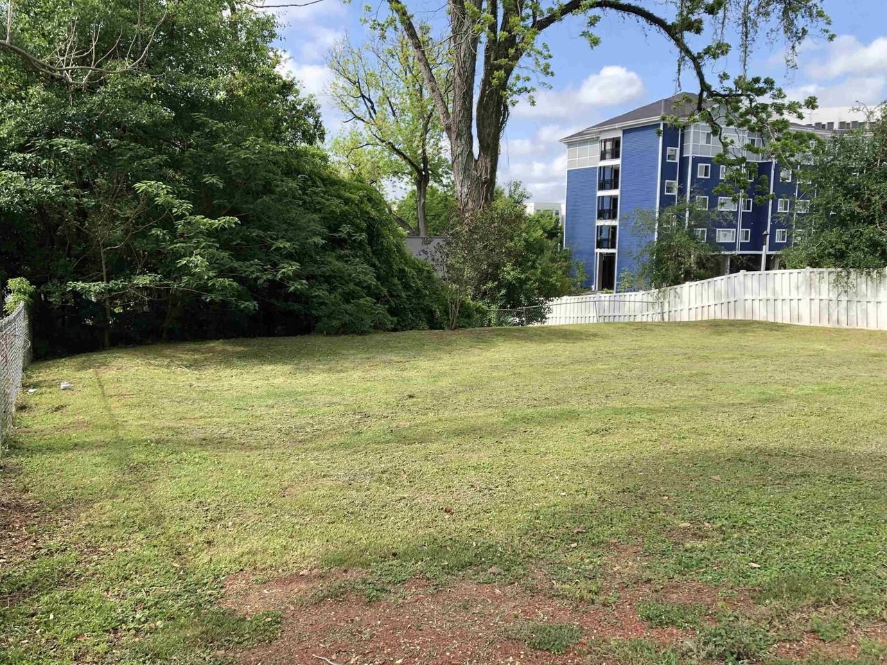 433 W Brevard St - Photo 7 of 19